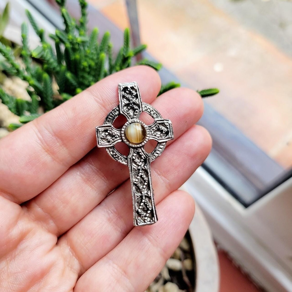Vintage Celtic Cross Tiger's Eye Boucher Brooch Pin | eBay