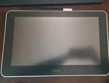 Wacom One DTC133 graphic tablet with cord and pen
