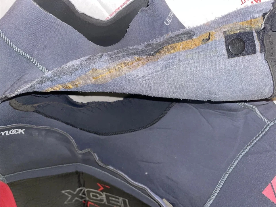 Men's Black & Red Full Wetsuit. Xcel Infiniti Drylock. Size Medium MT - Image 3 of 4