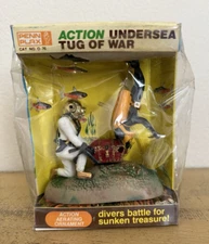 Vintage Aquarium Penn Plax Undersea Tug Of War Action Ornament Divers Battle