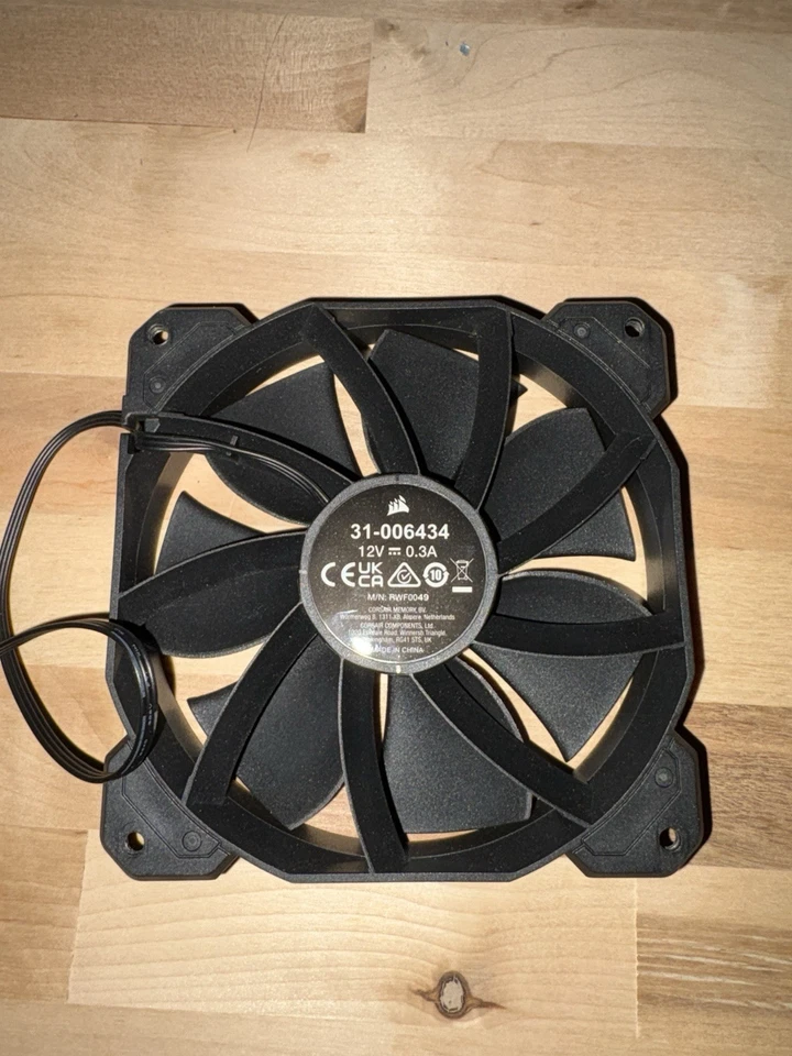 Paquete de 2 ventiladores Corsair RGB ICUE 120 MM y negro 120 mm (total 3 ventiladores) Foto 4 de 4