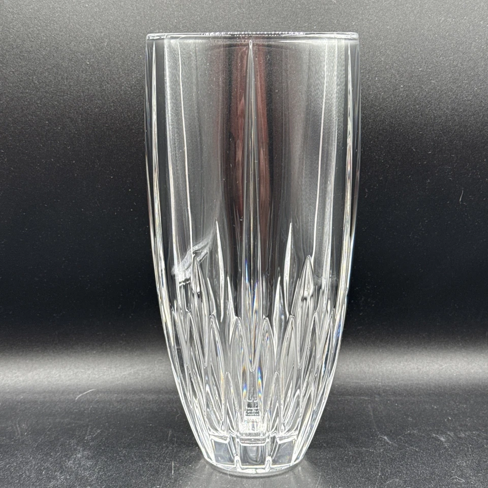 "Florero de cristal alemán Wedgwood Vera Wang duquesa 9"" claro en relieve" Foto 2 de 4