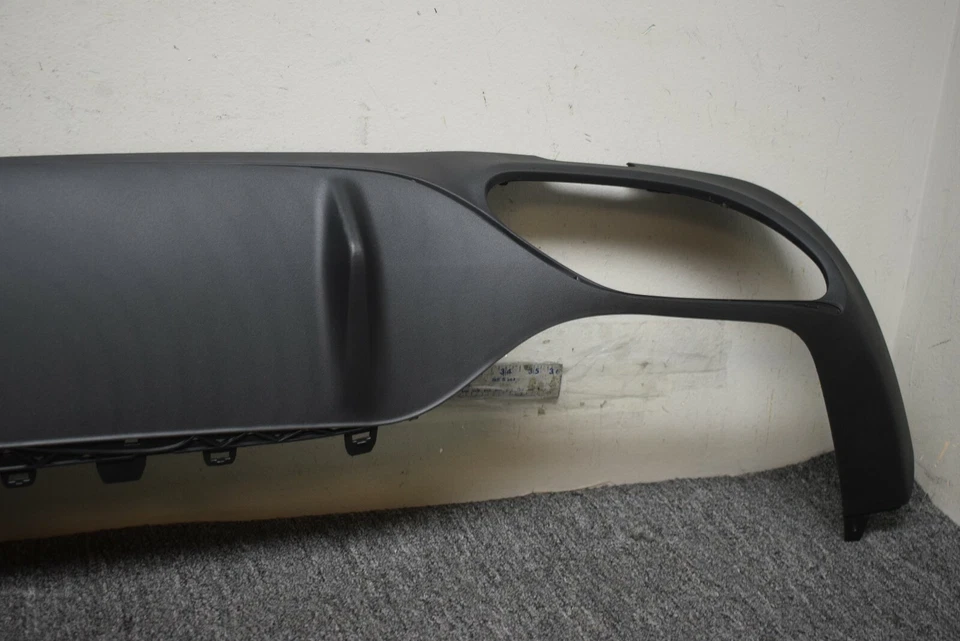 Mercedes Benz E300 2017-2019 panel de moldura trasero OEM de fábrica Foto 3 de 4