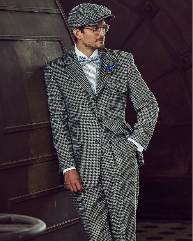 Men's Designer Vested Wide Peak Lapel Houndstooth Plaid Suit in Tan