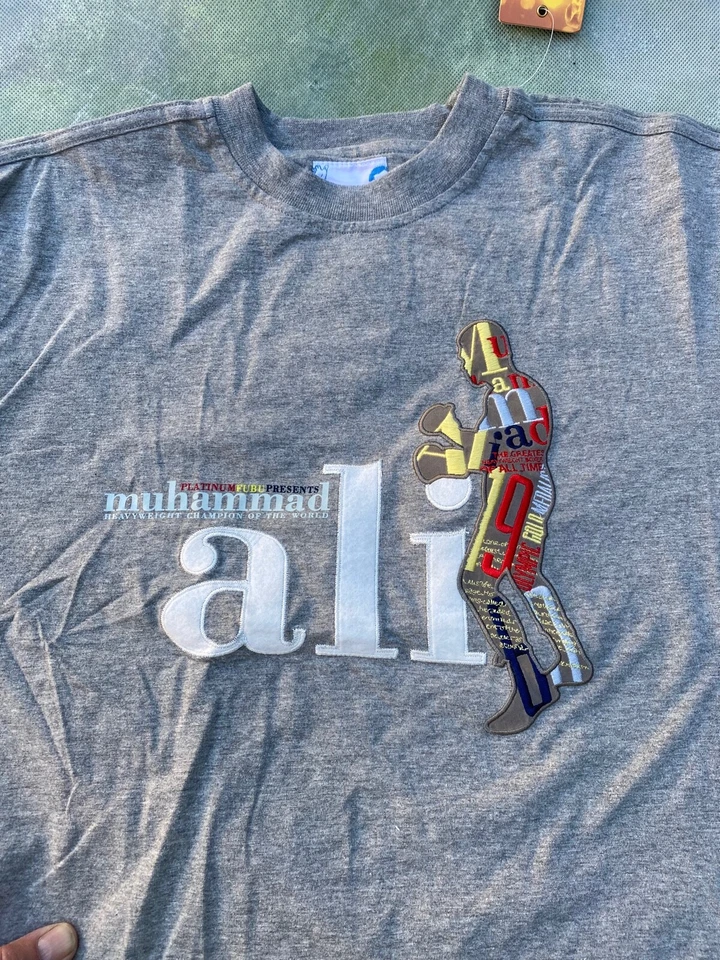 Camisa Platino Fubu Edición Limitada Muhammad Ali Manga Larga Talla Juvenil L. Foto 4 de 4