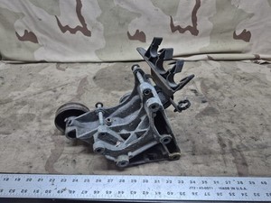 96-00 OBS Tahoe Yukon Suburban 5.7 Alternator Bracket Vortec Chevrolet OEM