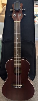 Kohala Akamai Series AK-C Concert Size Acoustic Ukulele W/Hard Case & Tuner