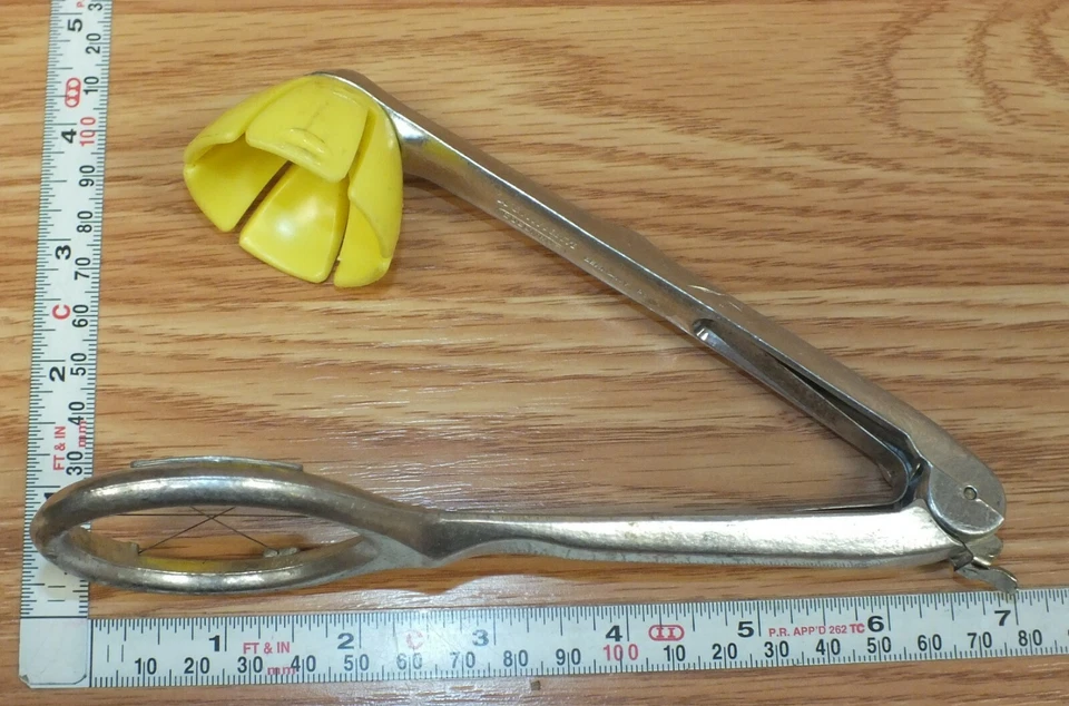 Herramienta cortadora de ajo fruta huevo huevo metal Westmark Columbus Alemania de colección  Foto 4 de 4