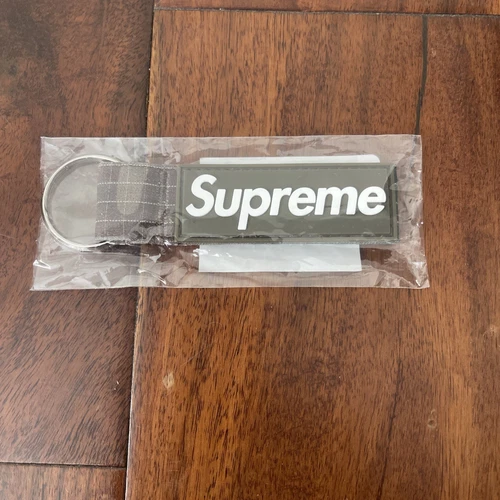 Porte clés Supreme Ripstop Camo OS SS24 neuf avec étiquette