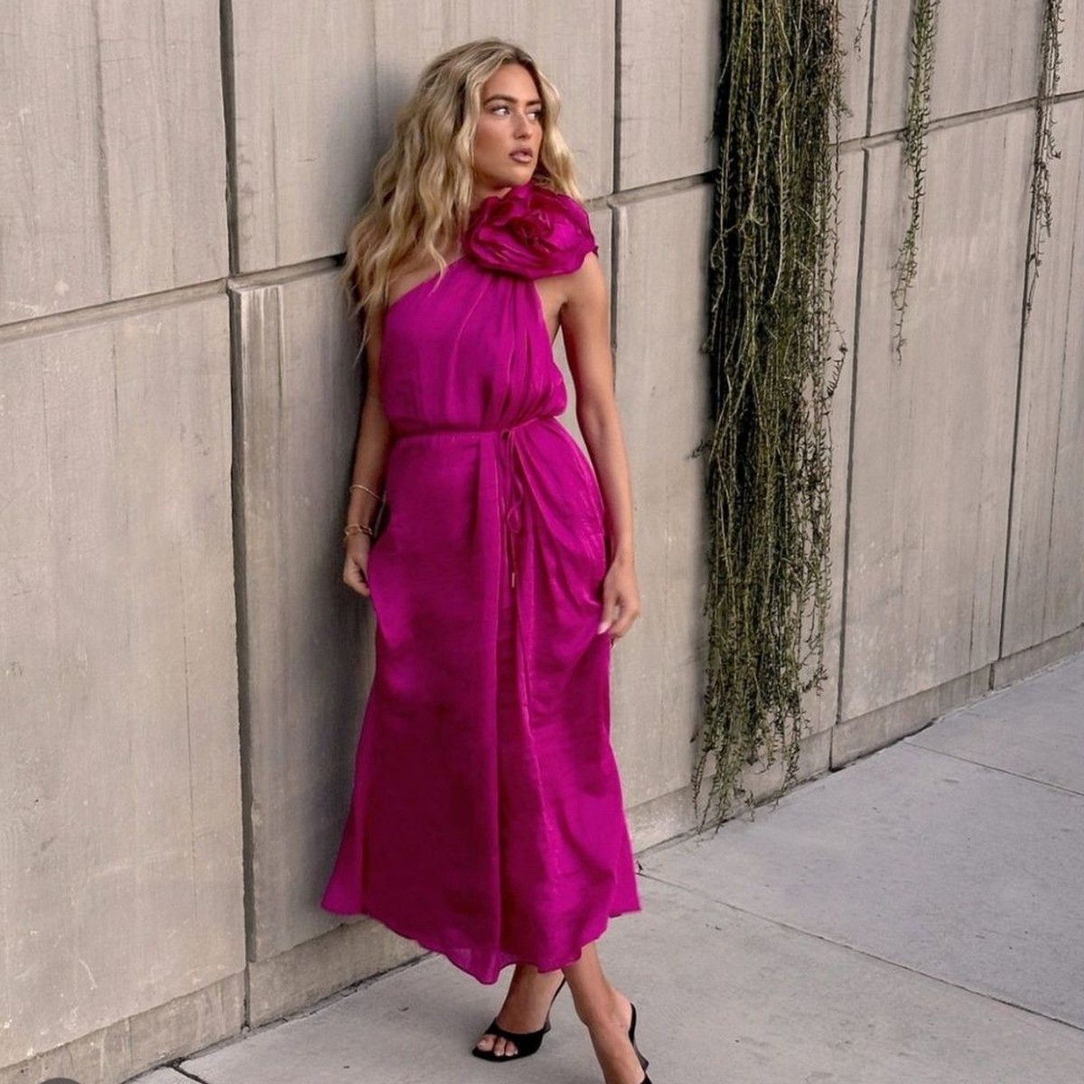 chinese dress ladies Rent AJE Manifestation Gown (Fuchsia Pink)