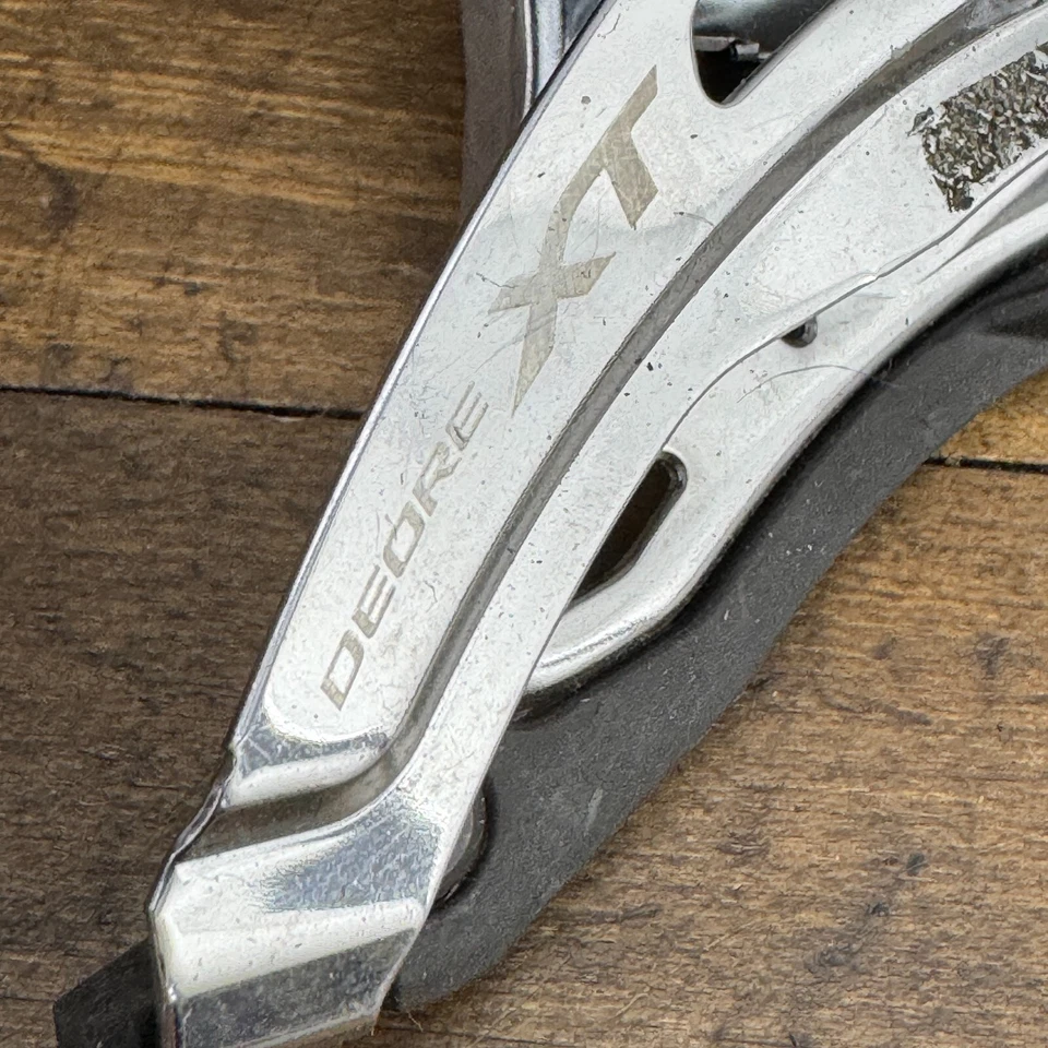 Shimano Deore XT Front Derailleur FD-M8020 Direct Mount Top Pull Dyna Sys 10t A2 - Image 4 of 4