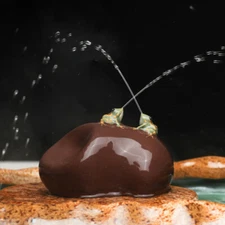 Chinese Yixing Zisha Raw Mine Purple Mud Pottery Small Frog Tea Pet Statues Gift