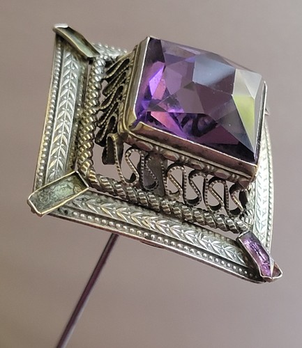 ANTQ HATPIN BRASS WIREWORK SURROUND & BEZEL SET PURPLE FACETED CENTER STONE 13"
