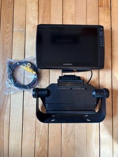 Garmin ECHOMAP Ultra 106sv Head Unit and Cradle (no transducer)