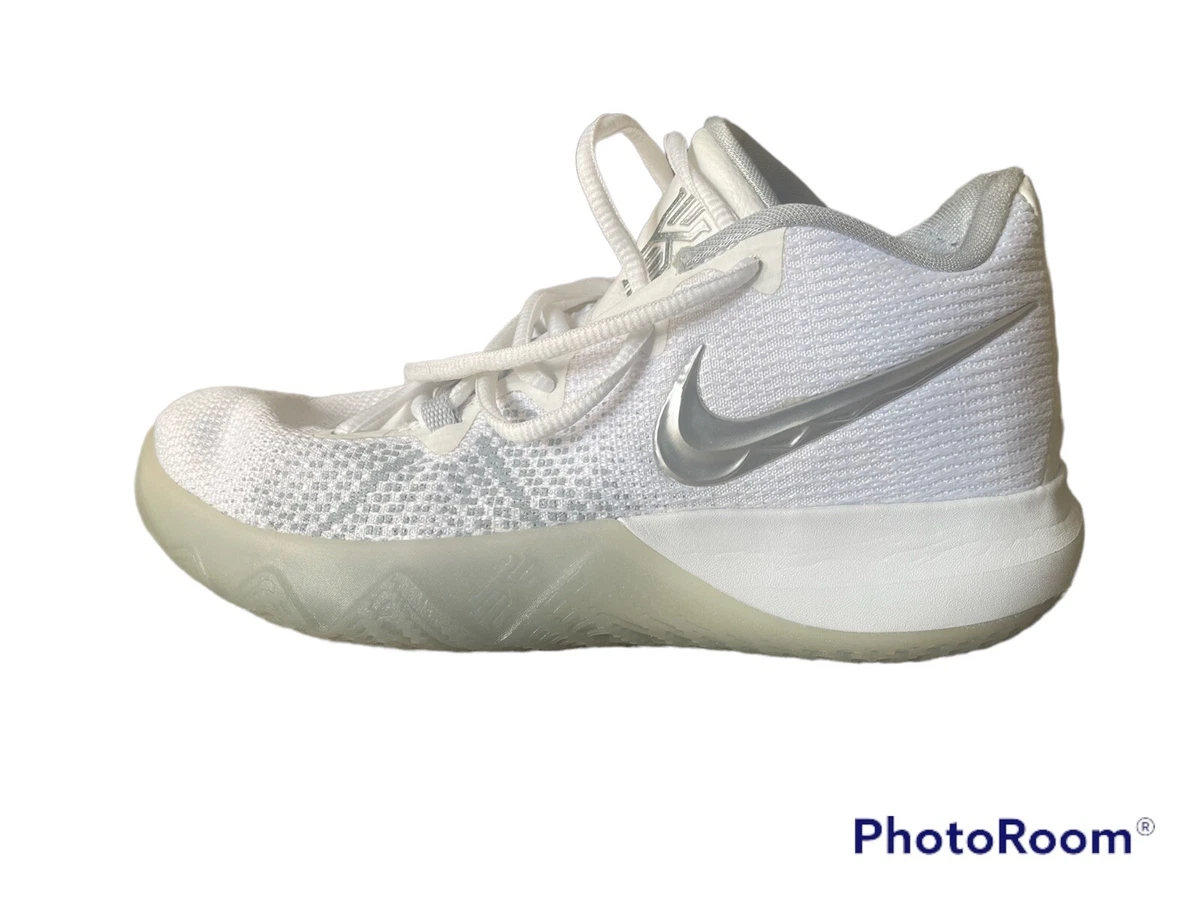 NIKE Men's Kyrie Flytrap Basketball Shoes