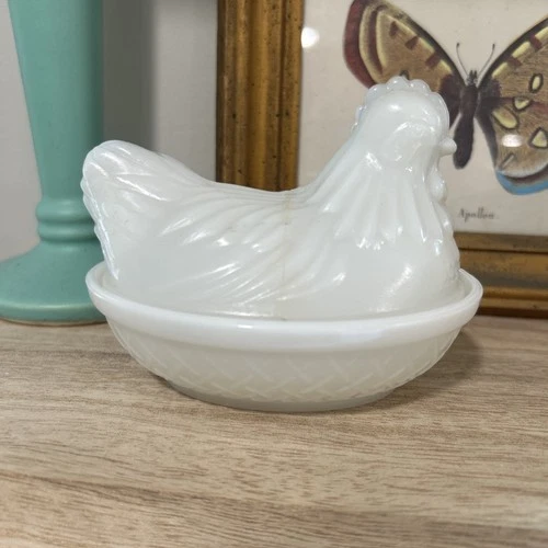 VTG Milk Glass Hazel-Atlas Hen On Nest Trinket/ Candy Dish 4 1/2 In Long (flaw)