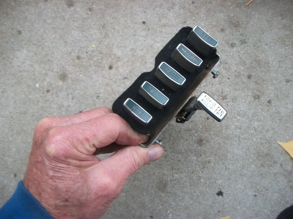 Chrysler New Yorker 300 Imperial 1963 1964 tablero raro botón control de calefacción Foto 3 de 4