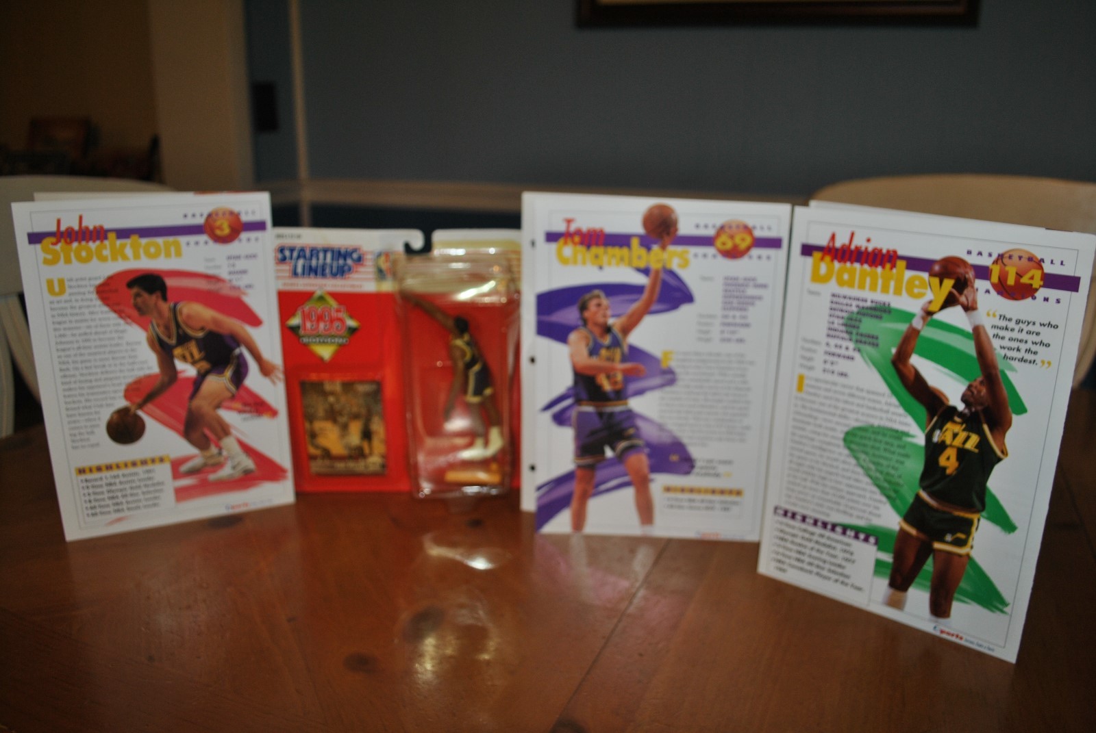 UTAH JAZZ RARE SPORTS HEROES, FEATS & FACTS SHEETS + FREE SLU FIGURE