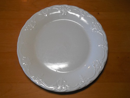 Tabletops VERSAILLES OFF WHITE Dinner Plate 10 5/8" Embossed 1 ea    2 available