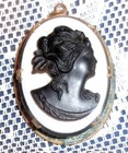 VTG/Antique White and Black Cameo Pendant, set in Gold plated frame — photo 6