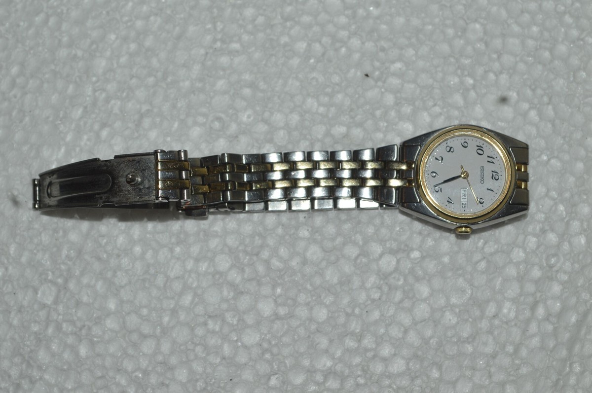 1990 SEIKO Watch 7N83-0011 Quartz Day & Date 24mm Works Fine