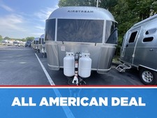 2027 Airstream Flying Cloud 25FBQ