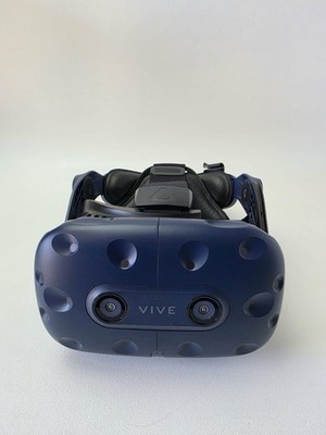 HTC Vive Pro PC VR Headset Model:2Q29100 (READ DESCRIPTION)