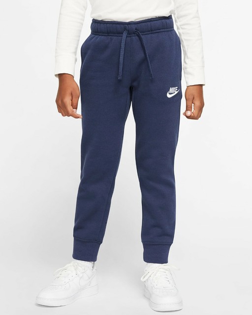 nike cuffed club jogger in navy