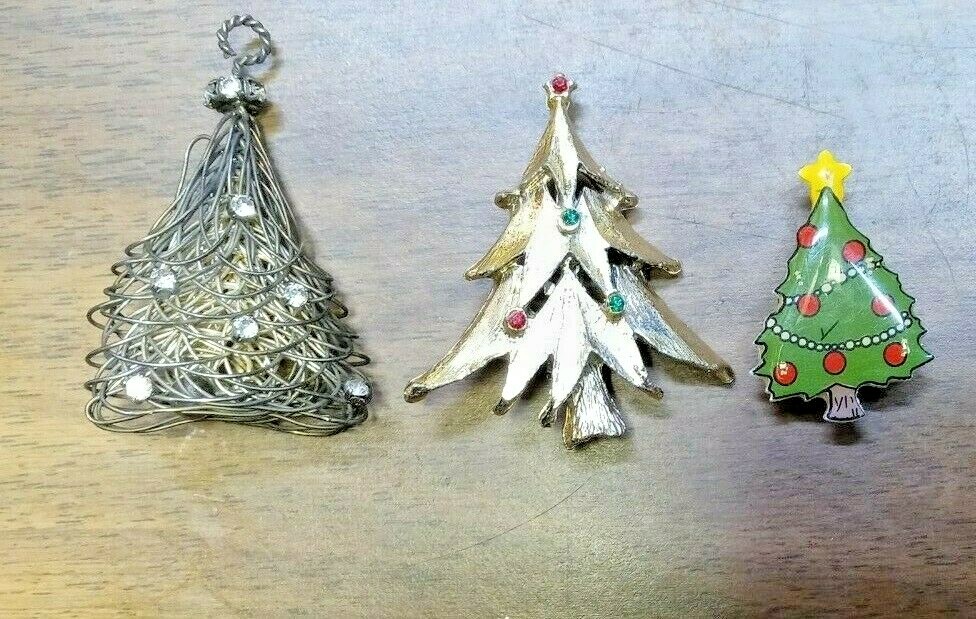 3 Uniquely Different Designed Vintage Christmas T… - image 1