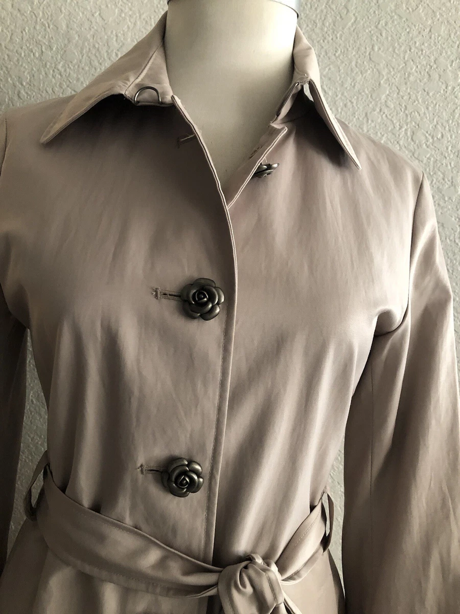 BETSEY JOHNSON Women s Khaki Trench Dress Coat Ruffle Roses Lining Size Small S