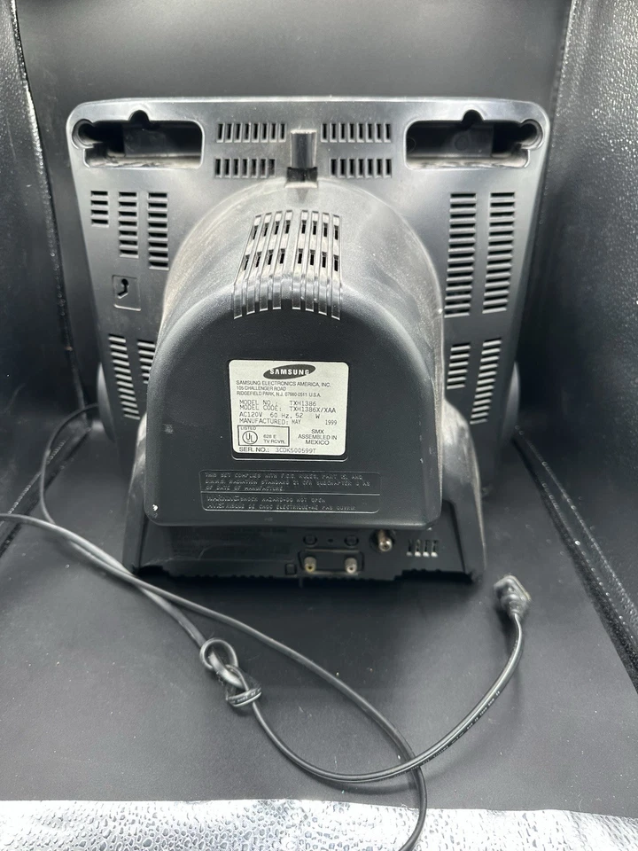 Samsung TXJ1313X 13" CRT Tv Video Gaming Retro Vintage NO REMOTE - Image 4 of 4