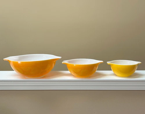 Vtg Pyrex DAISY/Sunflower Orange & Yellow CINDERELLA  Mixing Bowls Set Of 3