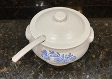 Vtg Pre-Owned Pfaltzgraff  Yorktowne Soup Tureen Lid & Ladle 160Y USA