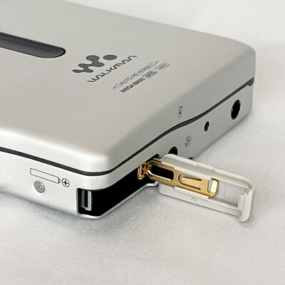 SONY WM-EX651 2004 W/accesories Silver Walkman Personal Cassette