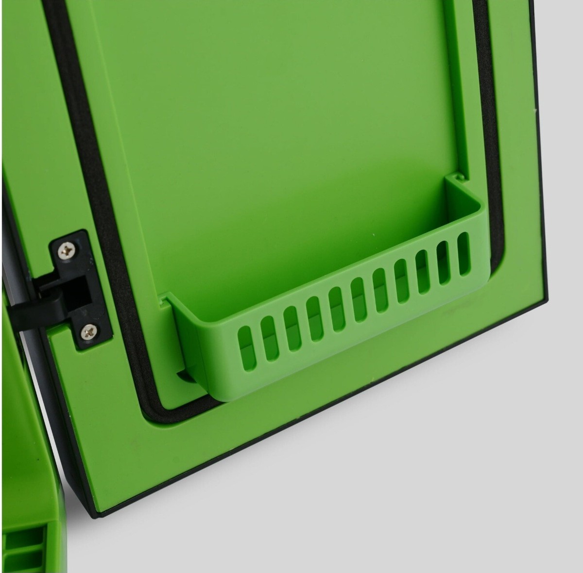 XBOX Series X Replica 8 Can Mini Fridge (Thermoelectric Cooler