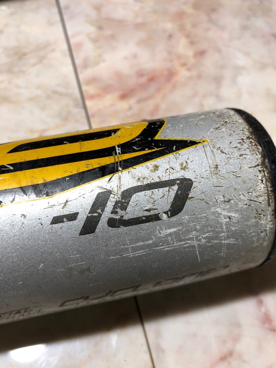 Batte de baseball Easton Cyclone -10 LK38 31 pouces 21 oz 2 1/4 barils