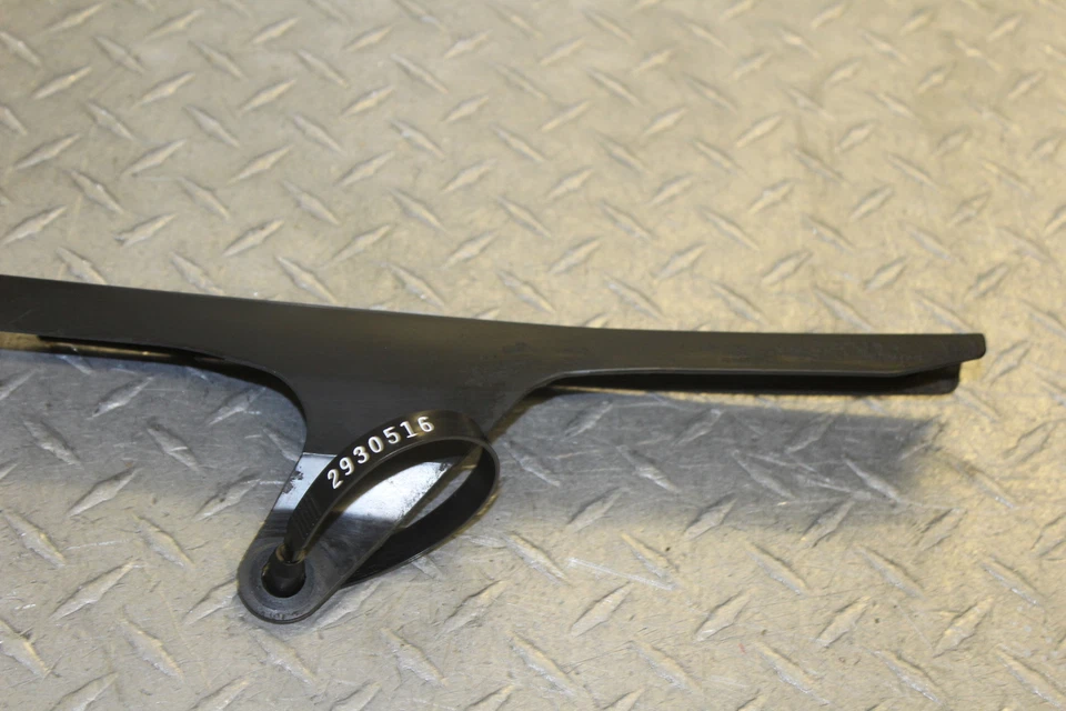 Yamaha YZF R6 2008 transmisión trasera cadena protector cubierta escudo Foto 4 de 4