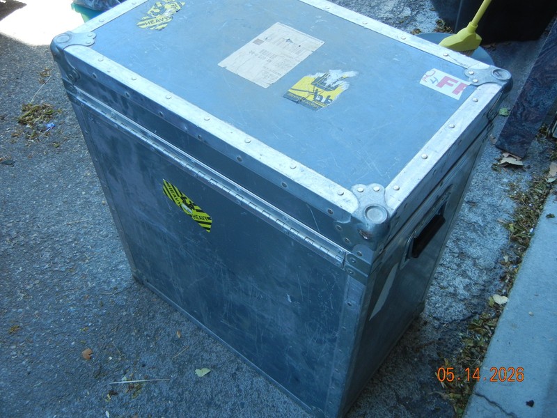Heavy Duty Reusable Shipping Container  25x16x28