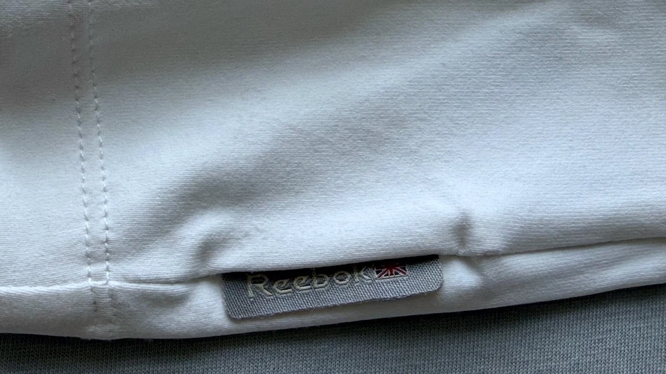 Reebok Meryl Kompressions-T-Shirt weiß Slim fit Extra Stretch Gr. 40 - Bild 2 von 4