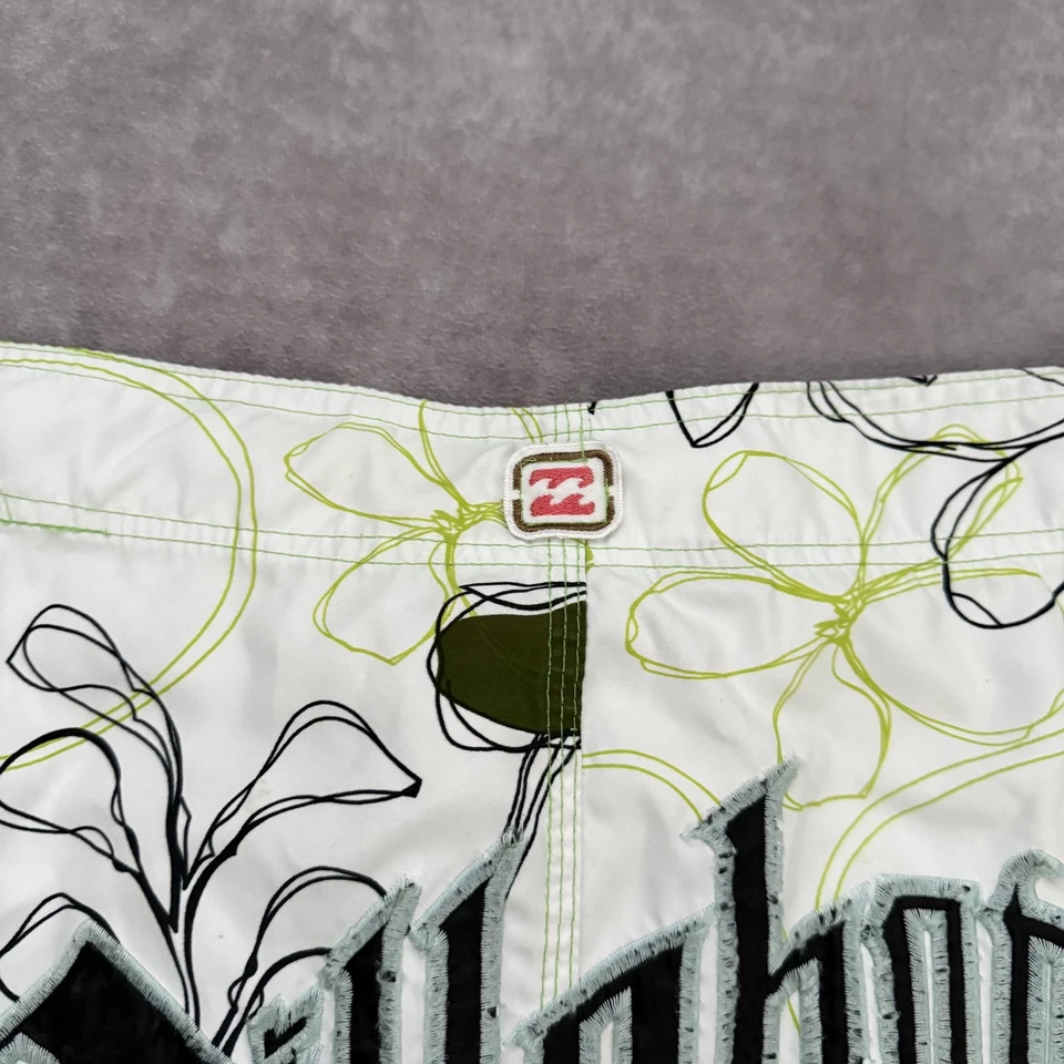 Pantalones Cortos De Colección Billabong Talla 32 Bordado Logo Baúles Floral Surf Y2K Foto 3 de 4