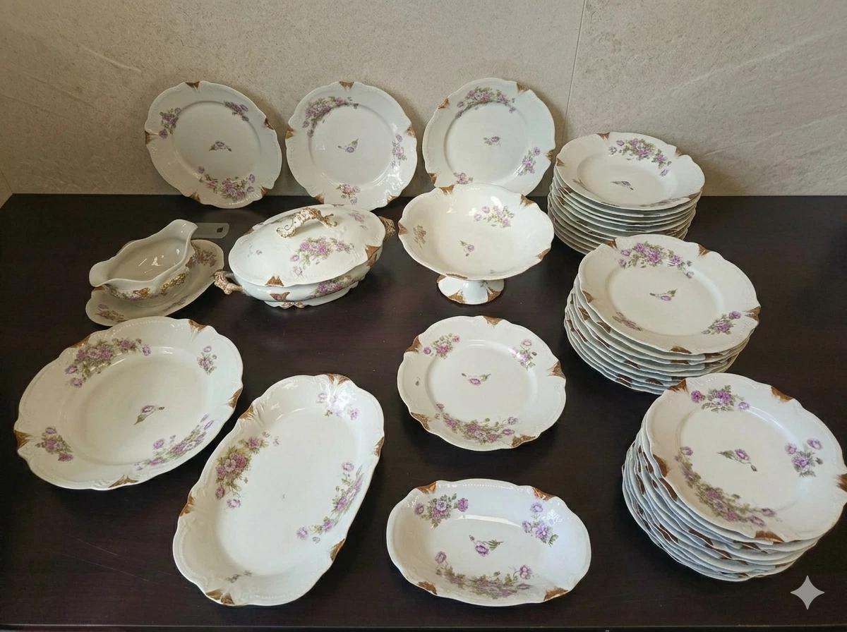 SERVICE DE TABLE EN LIN DAMASSÉ ET BRODÉ VERS 1900 NAPPE 4