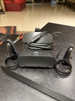 Oculus Rift S PC-Powered VR Gaming Headset with Controllers Black