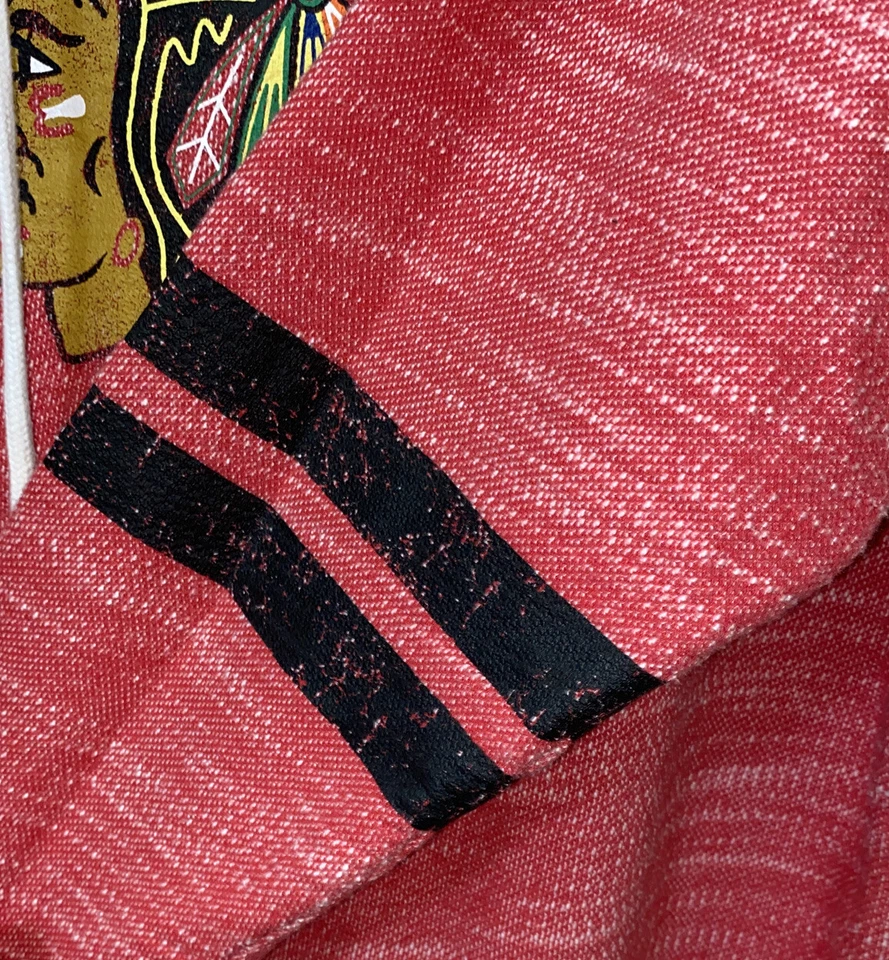 Женский пуловер с капюшоном Chicago Blackhawks красный на шнурке размер XL б/у в отличном состоянии - Изображение 4 из 4