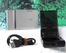 FUJI Z5 digital camera W/box charger Battery -- Excellent - TESTED 