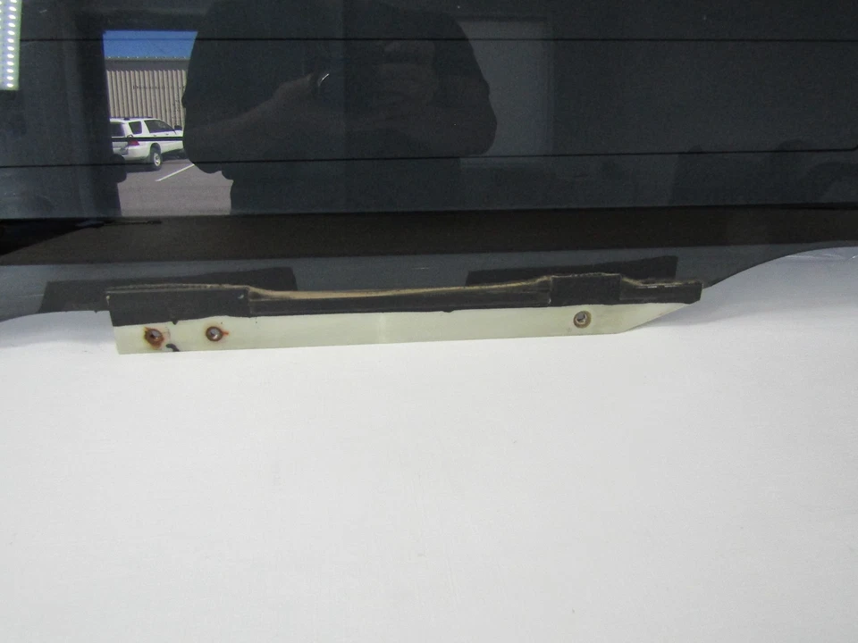 1996-2002 Toyota 4Runner Rear Liftgate Glass - Image 4 of 4