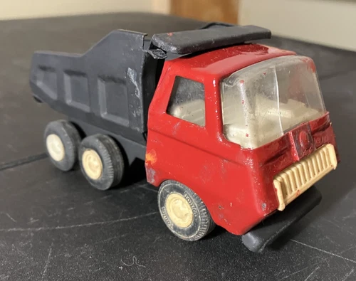 Vintage 1970s Red & Black Tonka 4.5" Pressed Steel Tipper Dump Truck