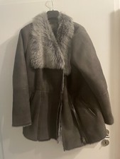 Madeleine Lammfelljacke grau Größe 42 neu und ungetragen!