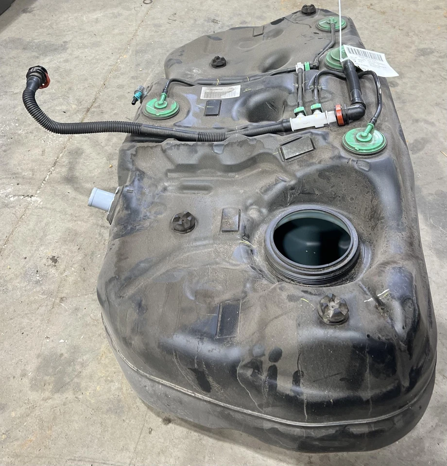 Conjunto de tanque de combustible Subaru Impreza 2017-2023 OEM 42012FL01A Foto 3 de 4
