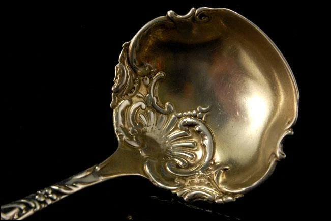 ANTIGUA CUCHARA CUCHARÓN ART NOUVEAU REPOUSSE PLATA ESTERLINA A802-318 Foto 2 de 4