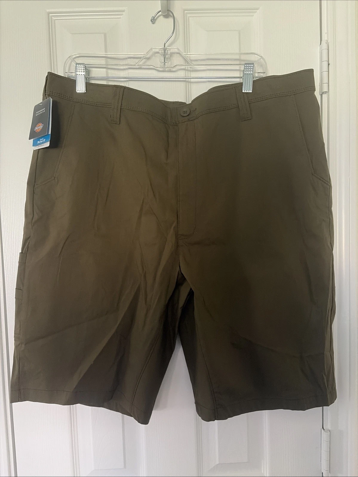 NEW Dickies Temp-iQ Cooling Shorts Men’s Regular Fit 11” Inseam Olive Green